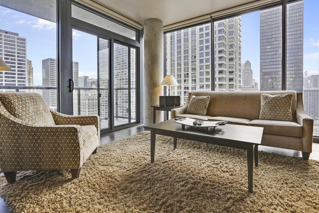 Bridgestreet At State And Grand Aparthotel Chicago Exterior photo