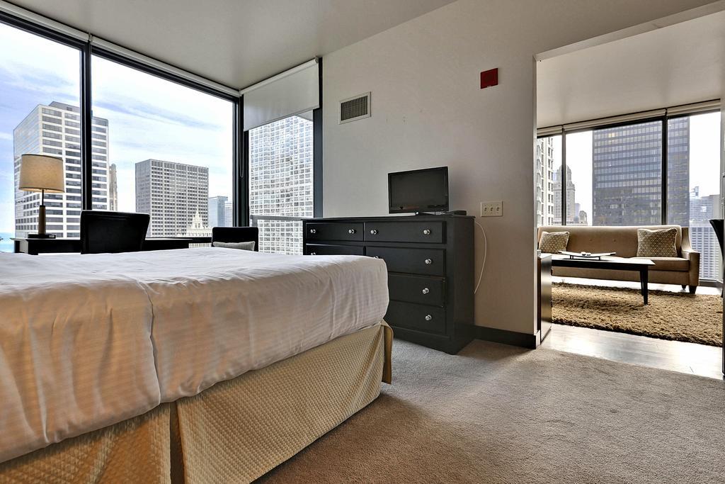 Bridgestreet At State And Grand Aparthotel Chicago Exterior photo