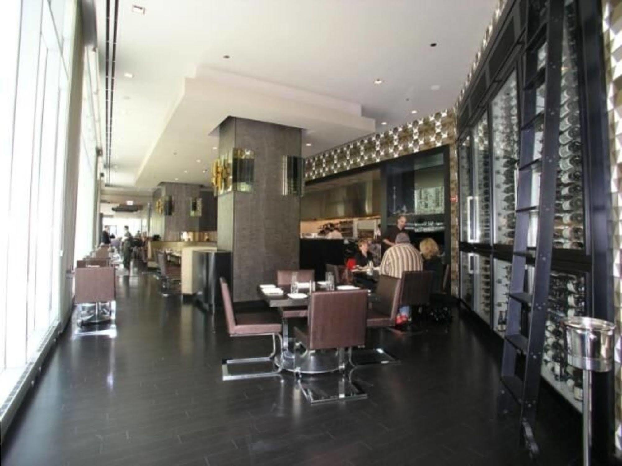 Bridgestreet At State And Grand Aparthotel Chicago Exterior photo