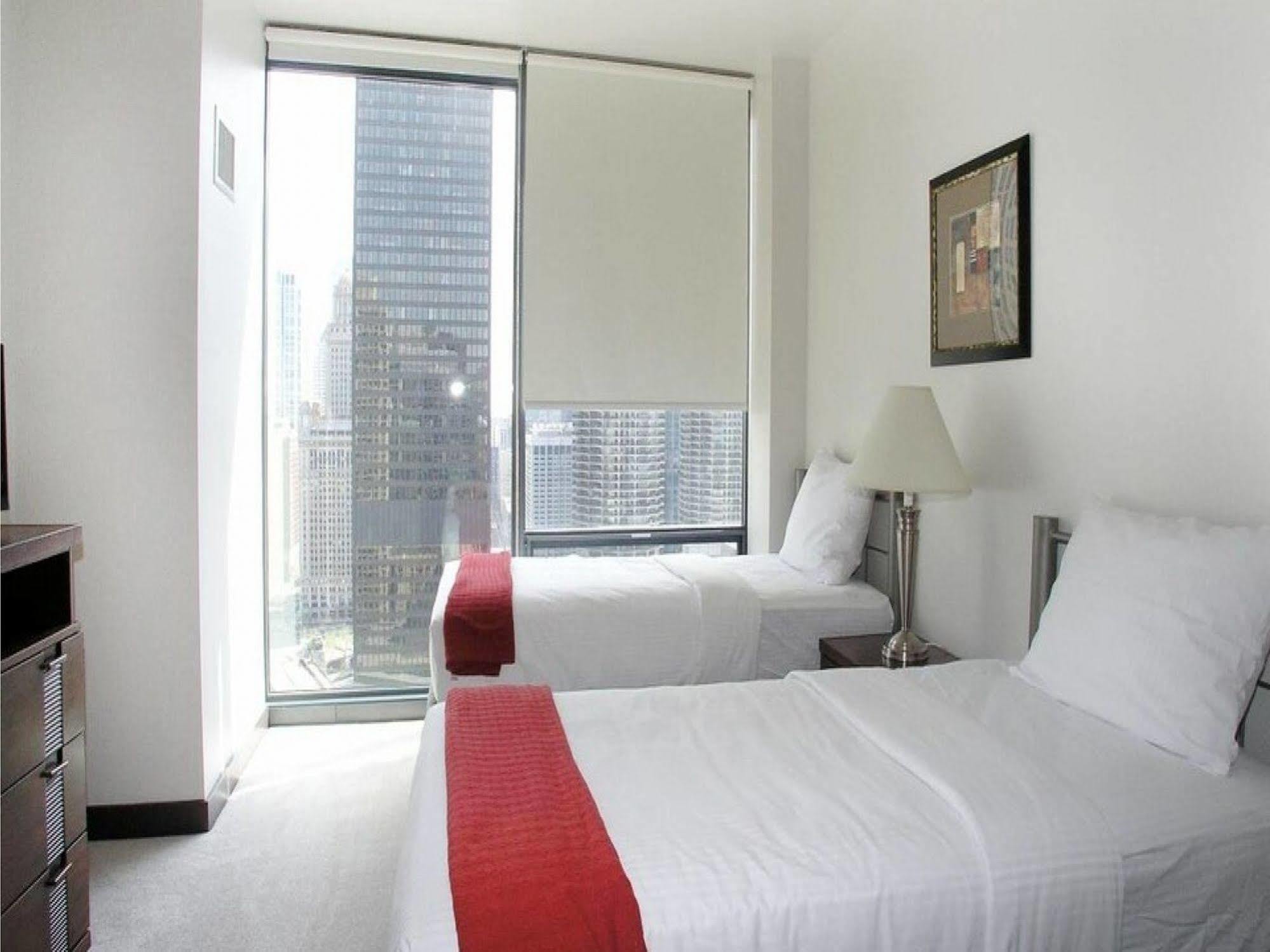 Bridgestreet At State And Grand Aparthotel Chicago Exterior photo